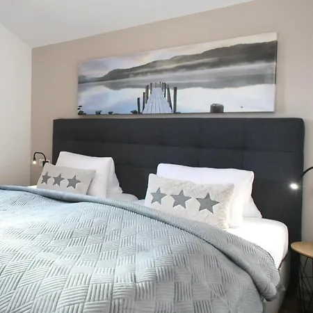 Annika Summer Card Included צל-אם-זי