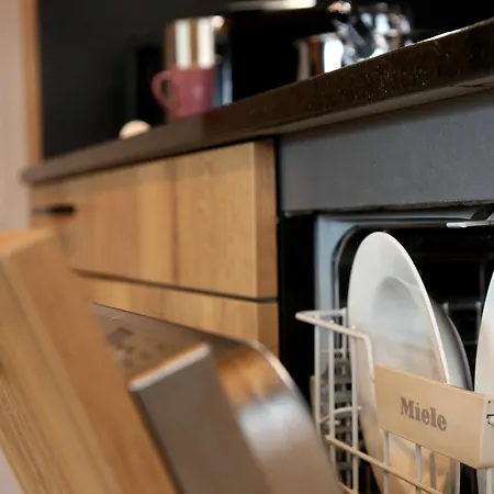 Daire Annika Summer Card Included