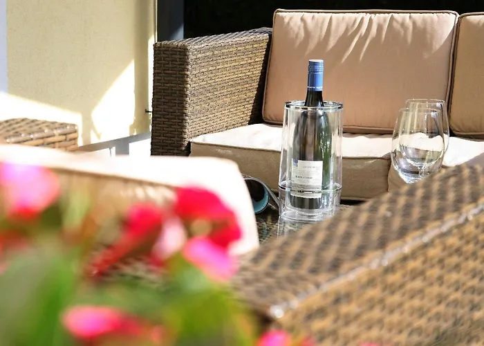 Annika Summer Card Included Daire